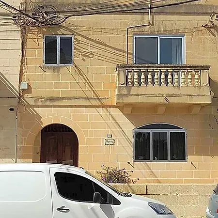 Dynesty Bed & Breakfast Birzebbuga